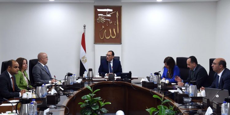 Madbouli suit le projet "des logements pour tous les Égyptiens" 2 - Le Progrès Egyptien Madbouli suit le projet "des logements pour tous les Égyptiens" 1 - Le Progrès Egyptien