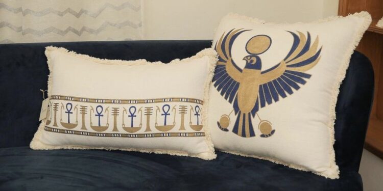 Du textile "parlant" pharaonique ! 2 - Le Progrès Egyptien Du textile "parlant" pharaonique ! 1 - Le Progrès Egyptien