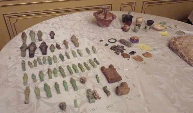 La France remet à l'Egypte des antiquités volées 1 - Le Progrès Egyptien