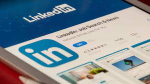 Entre vos mains : Bonnes pratiques pour trouver des offres d’emploi sur LinkedIn