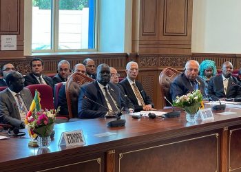 Le président tchadien reçoit les ministres des AE des pays voisins du Soudan