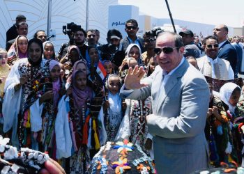 Salloum : Le Président Al-Sissi inspecte le poste de contrôle commun des Forces armées et de la Police