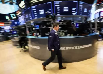 Wall Street termine en ordre dispersé