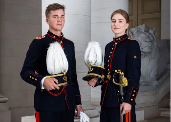 Elisabeth et Gabriel de Belgique, chacun son camp militaire d’été