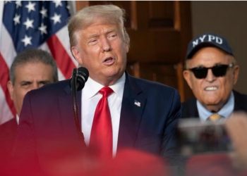 Après avoir inculpé, Trump fustige une accusation “truquée”    