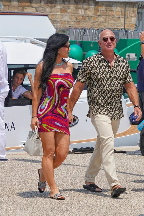 Le luxueux été de Jeff Bezos 6 - Le Progrès Egyptien Le luxueux été de Jeff Bezos 5 - Le Progrès Egyptien