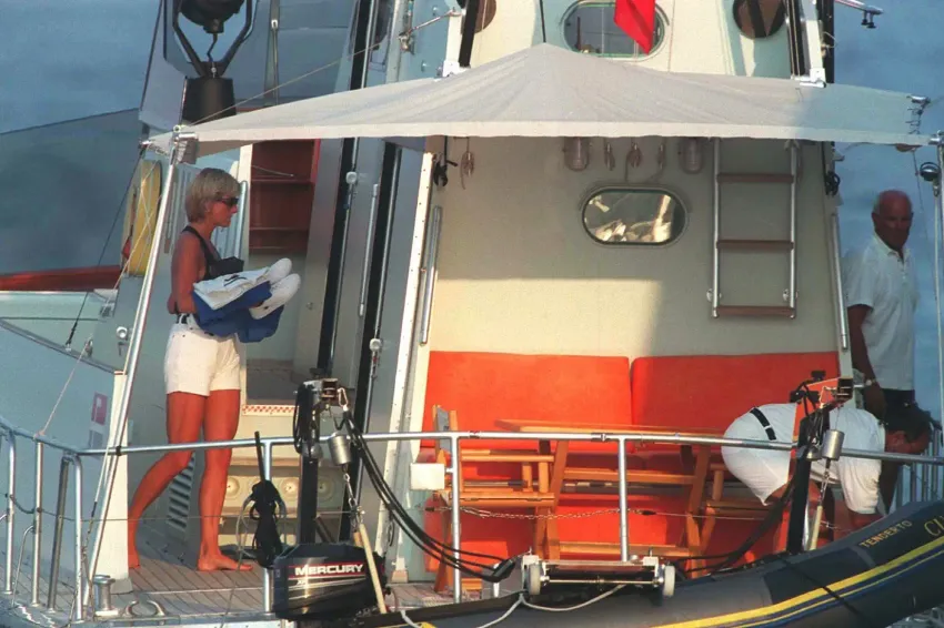 Le yacht de Diana et Dodi Al-Fayed a sombré au large de Nice 4 - Le Progrès Egyptien Le yacht de Diana et Dodi Al-Fayed a sombré au large de Nice 3 - Le Progrès Egyptien