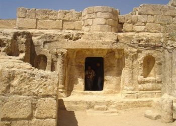 Les réfugiés de la caverne