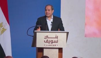Al-Sissi regarde un documentaire sur les projets de développement à Beni Sweif
