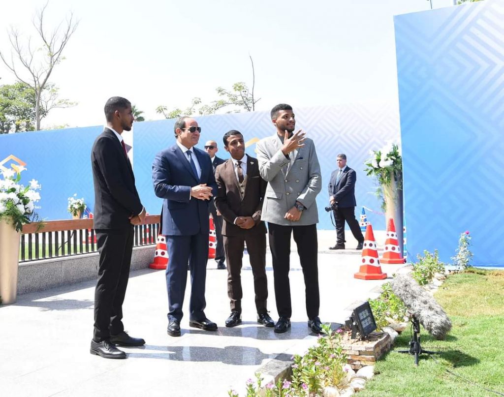 Le Président avec les premiers diplômés des universités (Photos) 24 - Le Progrès Egyptien Le Président avec les premiers diplômés des universités (Photos) 23 - Le Progrès Egyptien