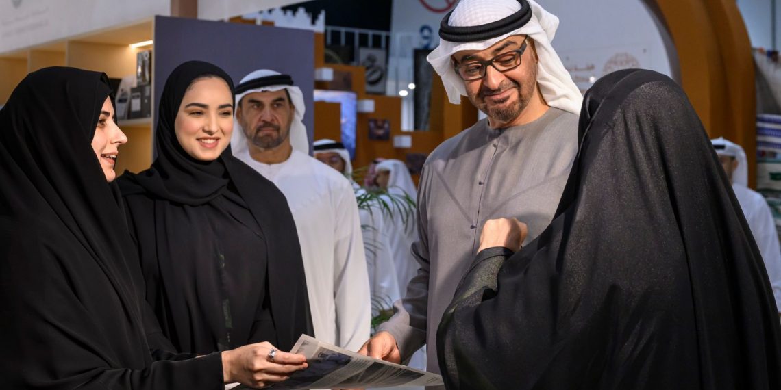 Le président des Emirats inspecte les pavillons de l'Exposition internationale de chasse et d'équitation d'Abou Dhabi 2 - Le Progrès Egyptien Le président des Emirats inspecte les pavillons de l'Exposition internationale de chasse et d'équitation d'Abou Dhabi 1 - Le Progrès Egyptien