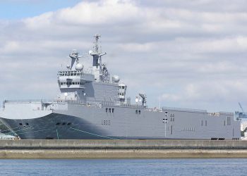 Arrivée du porte-avions égyptien « Mistral » en Libye