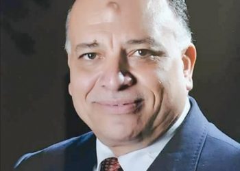 Mahrous félicite les employés de l’aéroport d’Hurghada