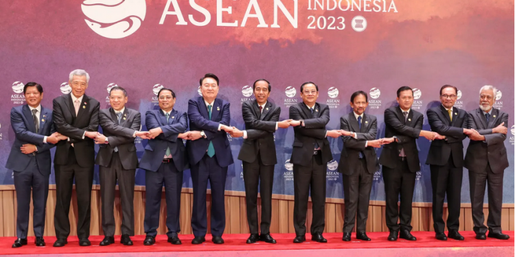 Jakarta : Dirigeants chinois, américain et russe au sommet de l’Asie de l’Est 2 - Le Progrès Egyptien Jakarta : Dirigeants chinois, américain et russe au sommet de l’Asie de l’Est 1 - Le Progrès Egyptien