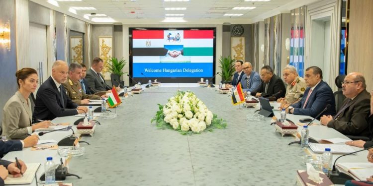 Egypte-Hongrie : Coopération en matière de défense 1 - Le Progrès Egyptien