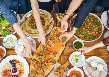Comment bien manger en voyage?