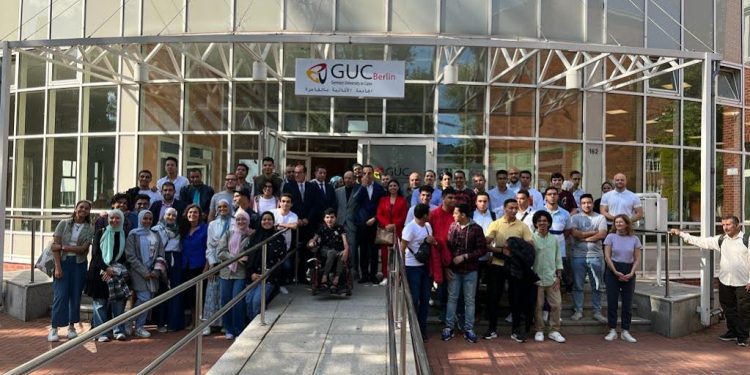 Les Premiers du Bac visitent la branche de la GUC à Berlin 1 - Le Progrès Egyptien