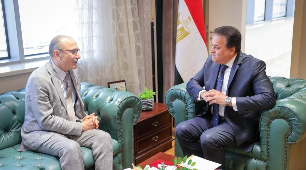 Le ministre de la Santé examine avec l'ambassadeur turc au Caire l'acheminement d'équipements médicaux à Gaza 2 - Le Progrès Egyptien Le ministre de la Santé examine avec l'ambassadeur turc au Caire l'acheminement d'équipements médicaux à Gaza 1 - Le Progrès Egyptien