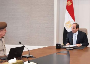 Le président Al-Sissi se réunit avec le chef de l’Autorité du génie des forces armées