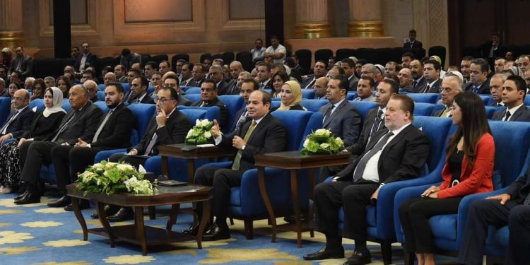 Al-Sissi : Accroître le marketing et la couverture médiatique des projets de développement 2 - Le Progrès Egyptien Al-Sissi : Accroître le marketing et la couverture médiatique des projets de développement 1 - Le Progrès Egyptien