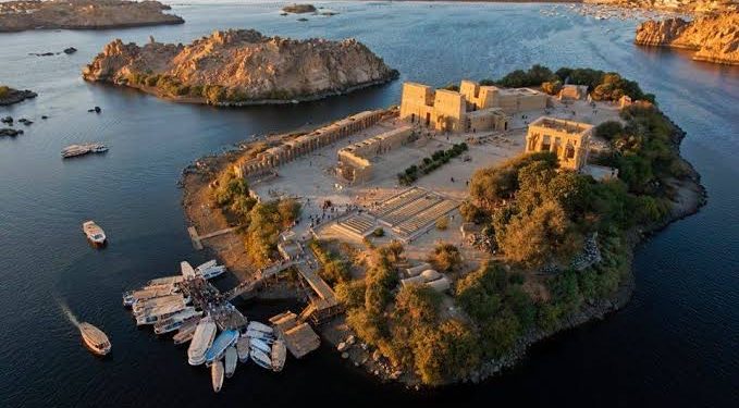 Se balader à travers le temple de Philae 2 - Le Progrès Egyptien Se balader à travers le temple de Philae 1 - Le Progrès Egyptien