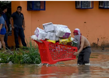 Mexique : Acapulco coupée du monde après l’ouragan Otis