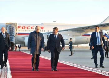 Poutine au Kirghizstan, premier voyage à l’étranger