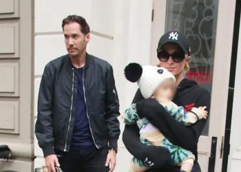 Paris Hilton, adorable maman poule avec son bébé