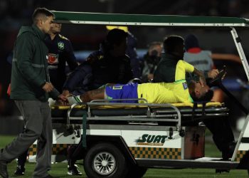 Brésil : Rupture des ligaments croisés et opération pour Neymar