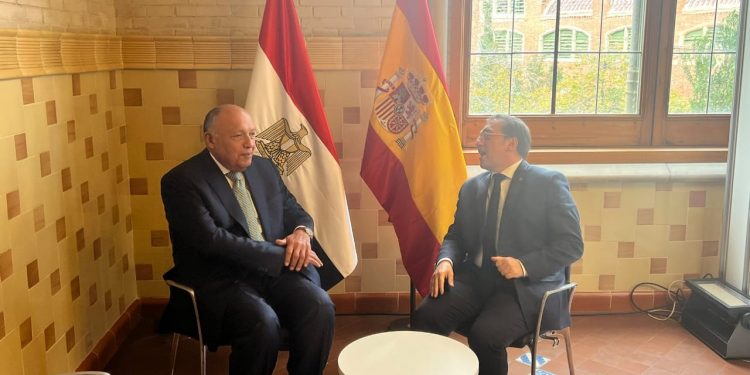 Choucri s'entretient avec avec son homologue espagnol à Barcelone 2 - Le Progrès Egyptien Choucri s'entretient avec avec son homologue espagnol à Barcelone 1 - Le Progrès Egyptien