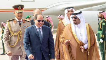 Al-Sissi arrive au siège de la tenue sommet extraordinaire arabo-islamique