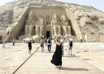 L’actrice américaine Annalynn McCord à Louxor