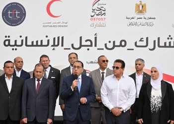 Madbouli inspecte un convoi humanitaire pour Gaza