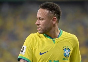 Foot : Neymar opéré “avec succès” au Brésil