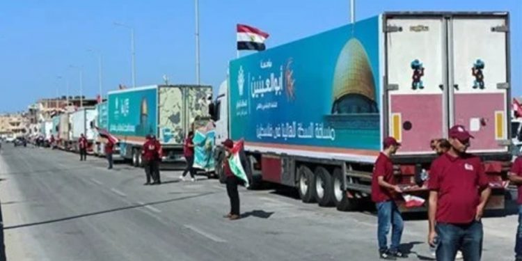 Les chauffeurs de camions d’aide comptent sur la trêve pour accéder à Gaza 1 - Le Progrès Egyptien