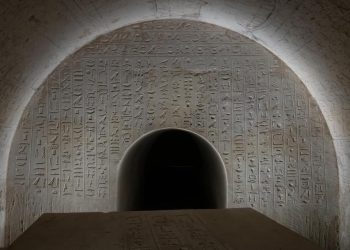 Découverte d’une tombe d’un scribe royal à Gizeh