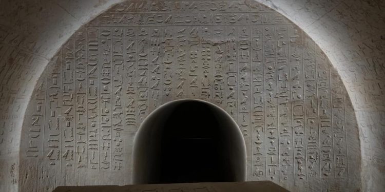 Découverte d’une tombe d'un scribe royal à Gizeh 2 - Le Progrès Egyptien Découverte d’une tombe d'un scribe royal à Gizeh 1 - Le Progrès Egyptien