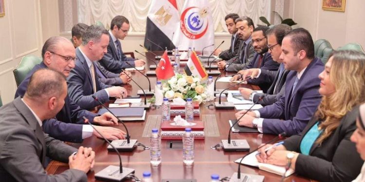 Santé : Examen de la coopération avec le président de la “Tika” 2 - Le Progrès Egyptien Santé : Examen de la coopération avec le président de la “Tika” 1 - Le Progrès Egyptien