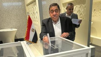 Le conseiller Abdel Meguid Mahmoud vote à l’élection présidentielle et incite les Egyptiens à la participation