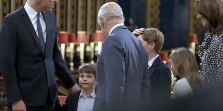 Charles III, rare moment de complicité avec ses petits-enfants 1 - Le Progrès Egyptien