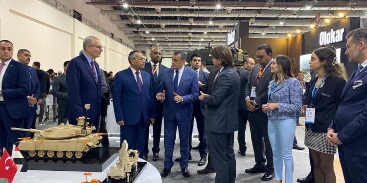 EDEX 2023 : Le ministre de la Production militaire visite nombre de pavillons 2 - Le Progrès Egyptien EDEX 2023 : Le ministre de la Production militaire visite nombre de pavillons 1 - Le Progrès Egyptien