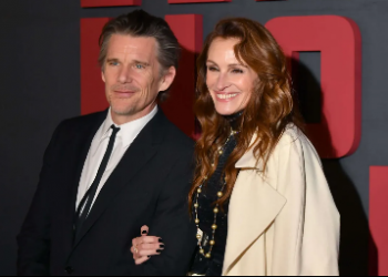 Julia Roberts en robe noire aux côtés d’Ethan Hawke