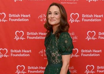 Pippa Middleton de sortie, look de Noël maîtrisé à Londres