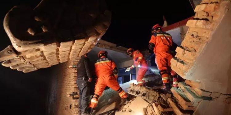 Chine : Un séisme meurtrier, les secours à la recherche des survivants 1 - Le Progrès Egyptien