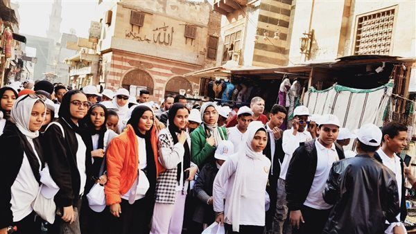 200 enfants des gouvernorats frontaliers à la rue Al-Moez 2 - Le Progrès Egyptien 200 enfants des gouvernorats frontaliers à la rue Al-Moez 1 - Le Progrès Egyptien