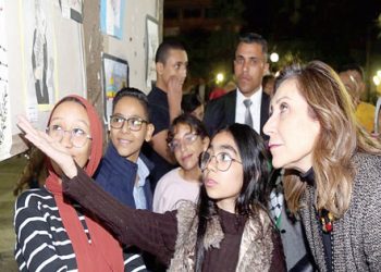 Des enfants égyptiens incarnent la cause palestinienne à travers une fresque murale