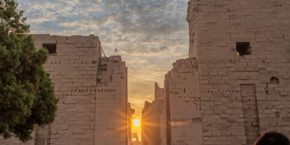 Karnak : Afflux de touristes pour la tombée perpendiculaire du soleil  1 - Le Progrès Egyptien