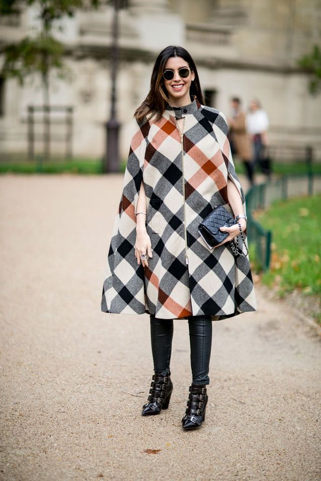 Le manteau cape : Une touche de chic à tous vos looks 12 - Le Progrès Egyptien Le manteau cape : Une touche de chic à tous vos looks 11 - Le Progrès Egyptien
