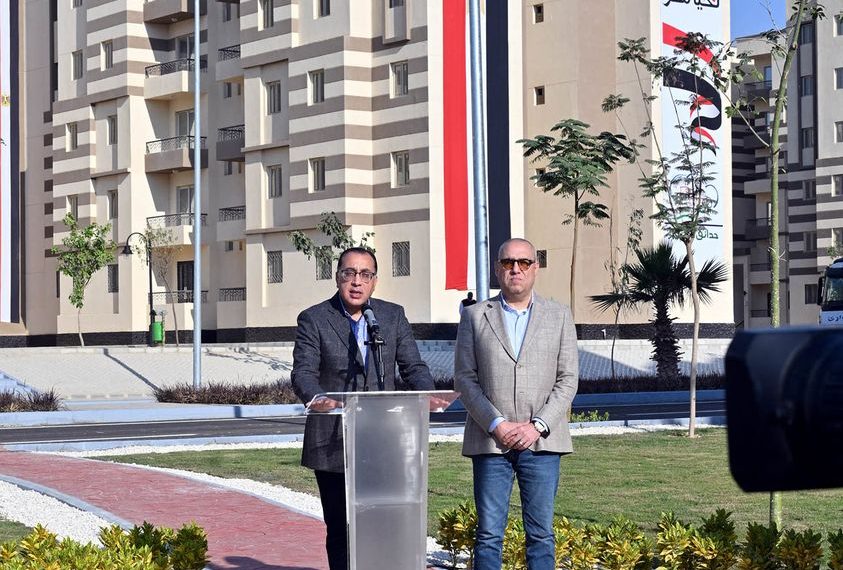 Jardins d’Octobre : Remise de contrats de logement de l’initiative présidentielle 1 - Le Progrès Egyptien
