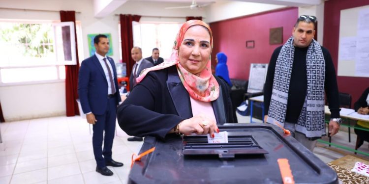 La ministre de la Solidarité se prononce au scrutin 2 - Le Progrès Egyptien La ministre de la Solidarité se prononce au scrutin 1 - Le Progrès Egyptien